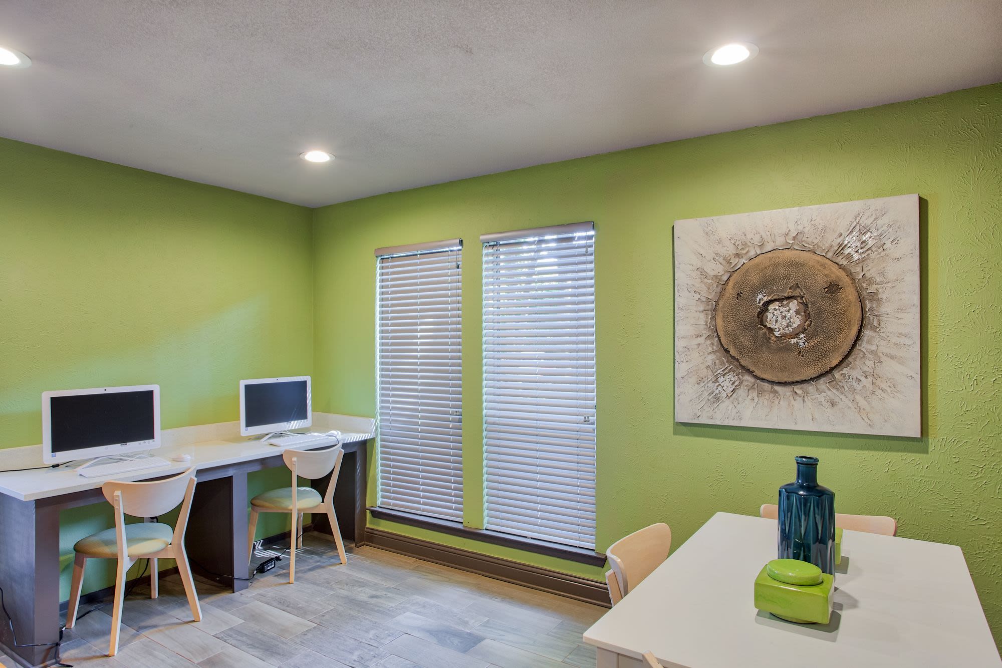 Work room at Highlands Creek Apartments in Dallas,Texas