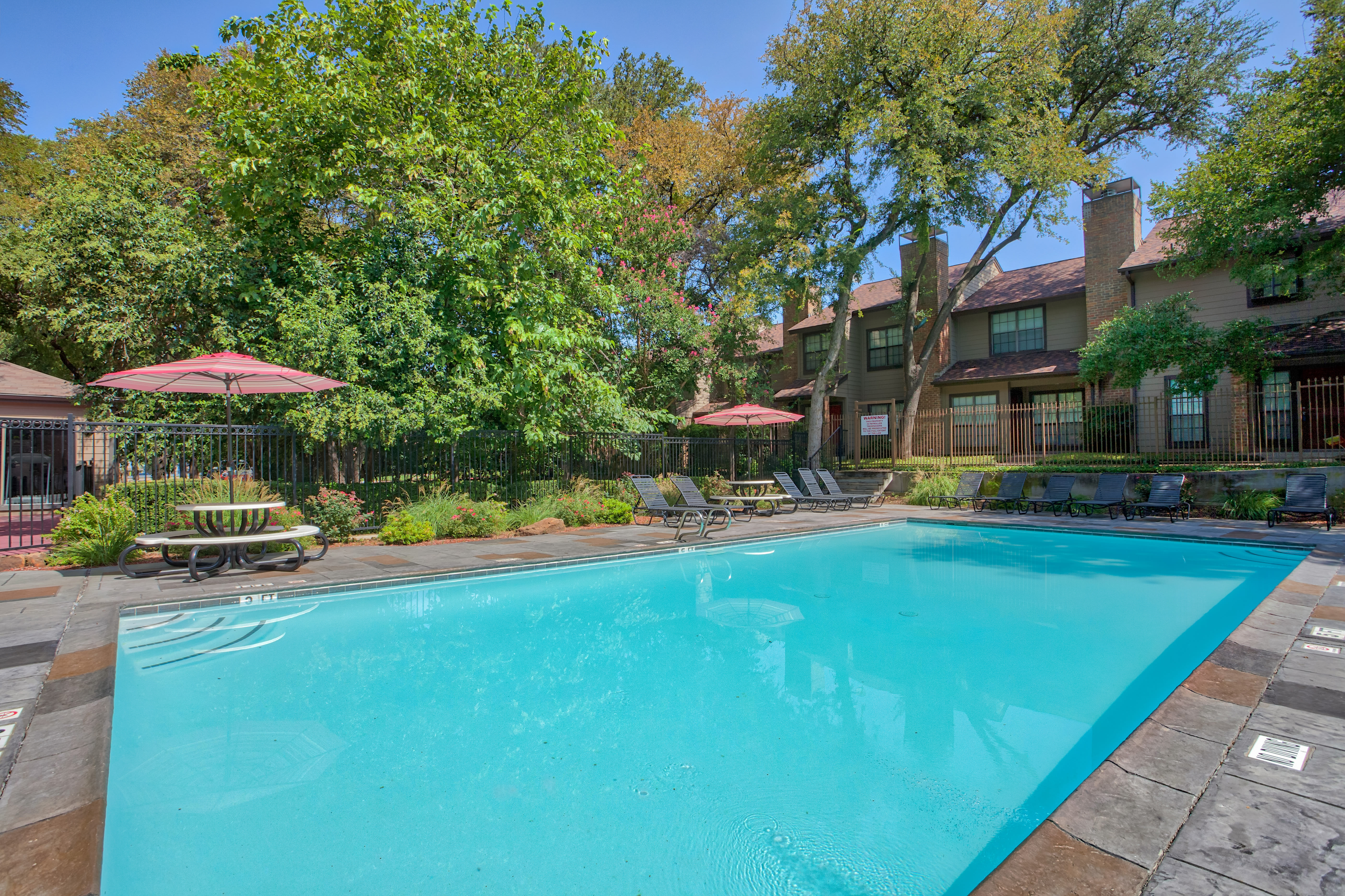 Community pool at Highlands Creek Apartments in Dallas,Texas