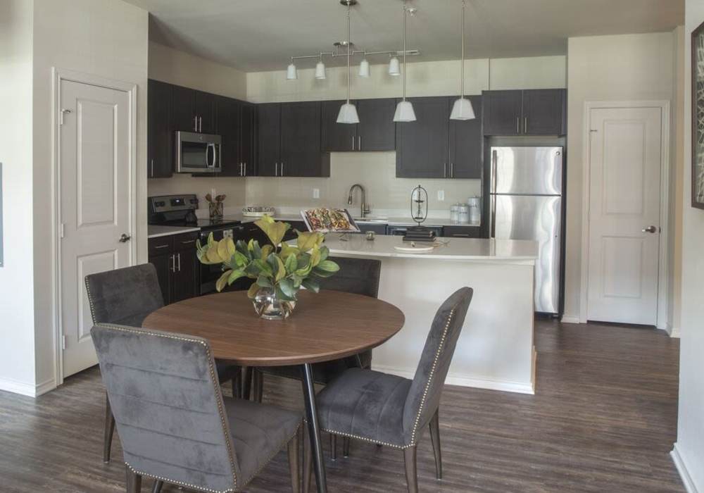 Eat-in luxury kitchen at Lakeside Villas in Baton Rouge, Louisiana