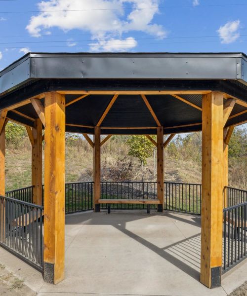 Picnic area at Johnston Crossing I in Johnston, Iowa