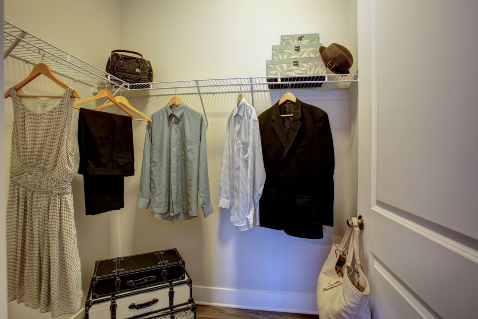 Walk-in closet Avonlea Creekside in Marietta, Georgia