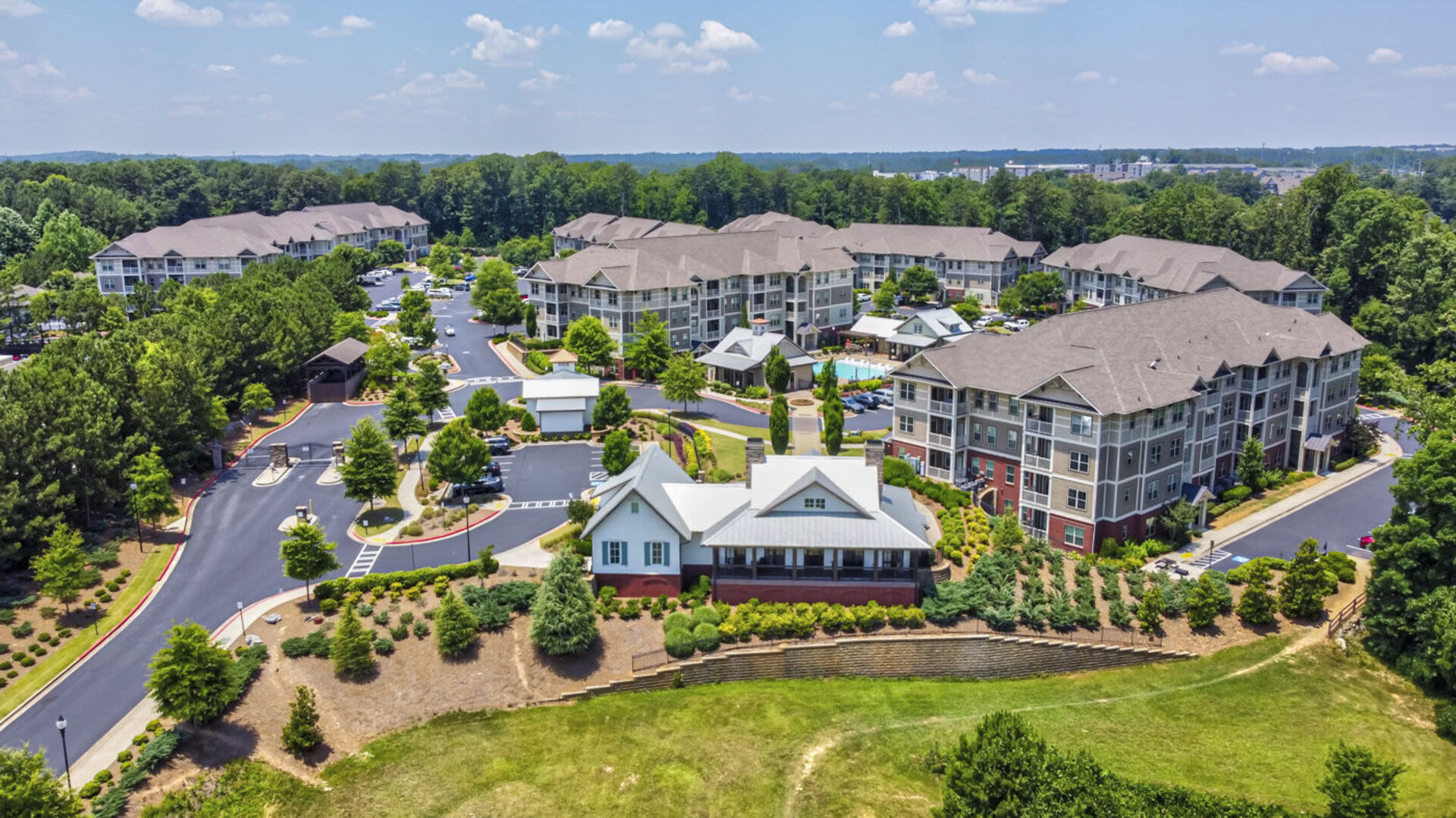 Aerial view of Avonlea Creekside in Marietta, Georgia