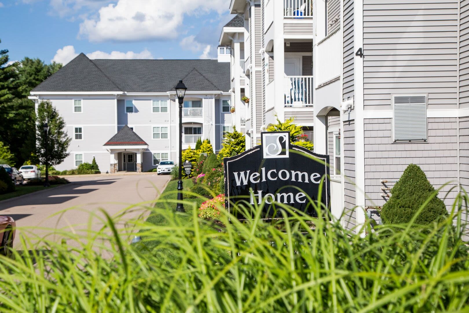 Courtyard area at Sterling Place in Lakeville, Massachusetts
