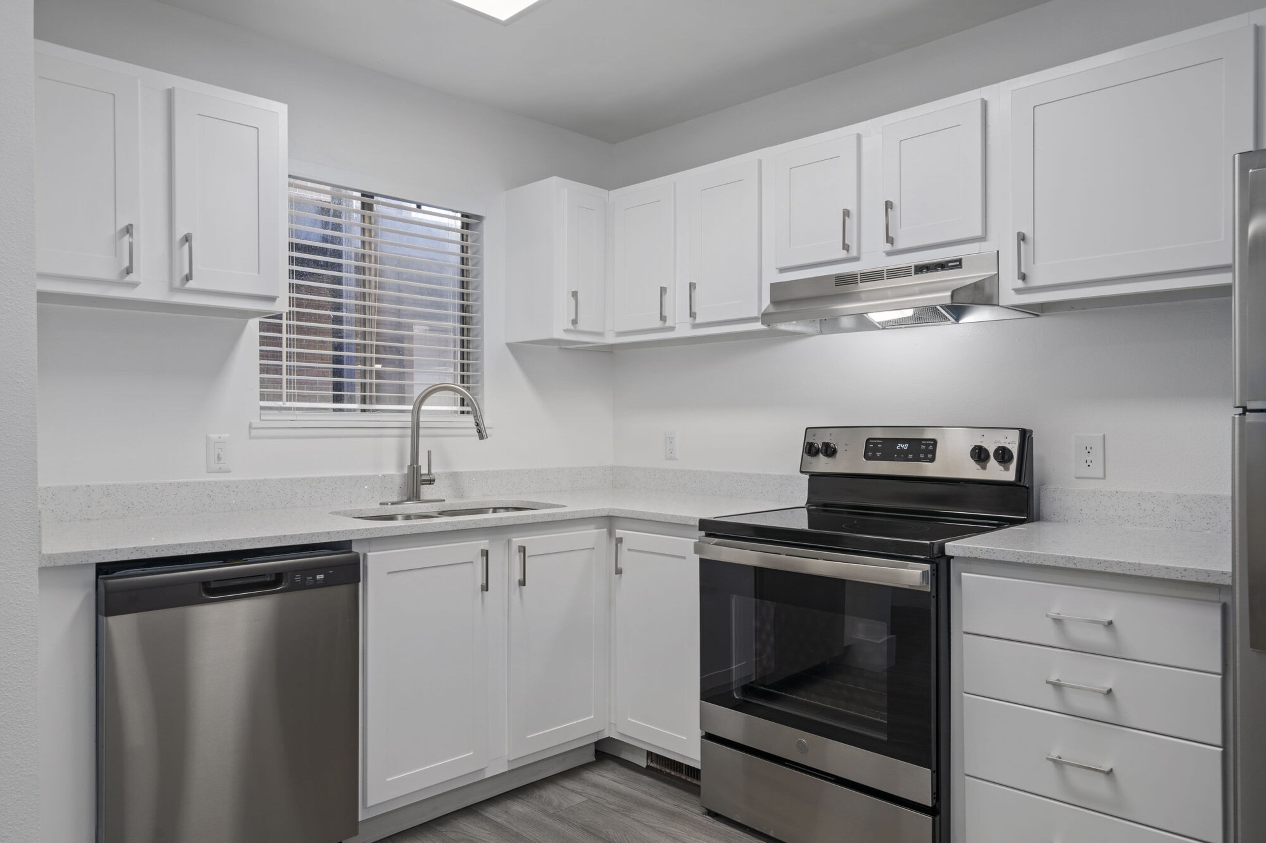 The Franklyn Apartments 6 of 7