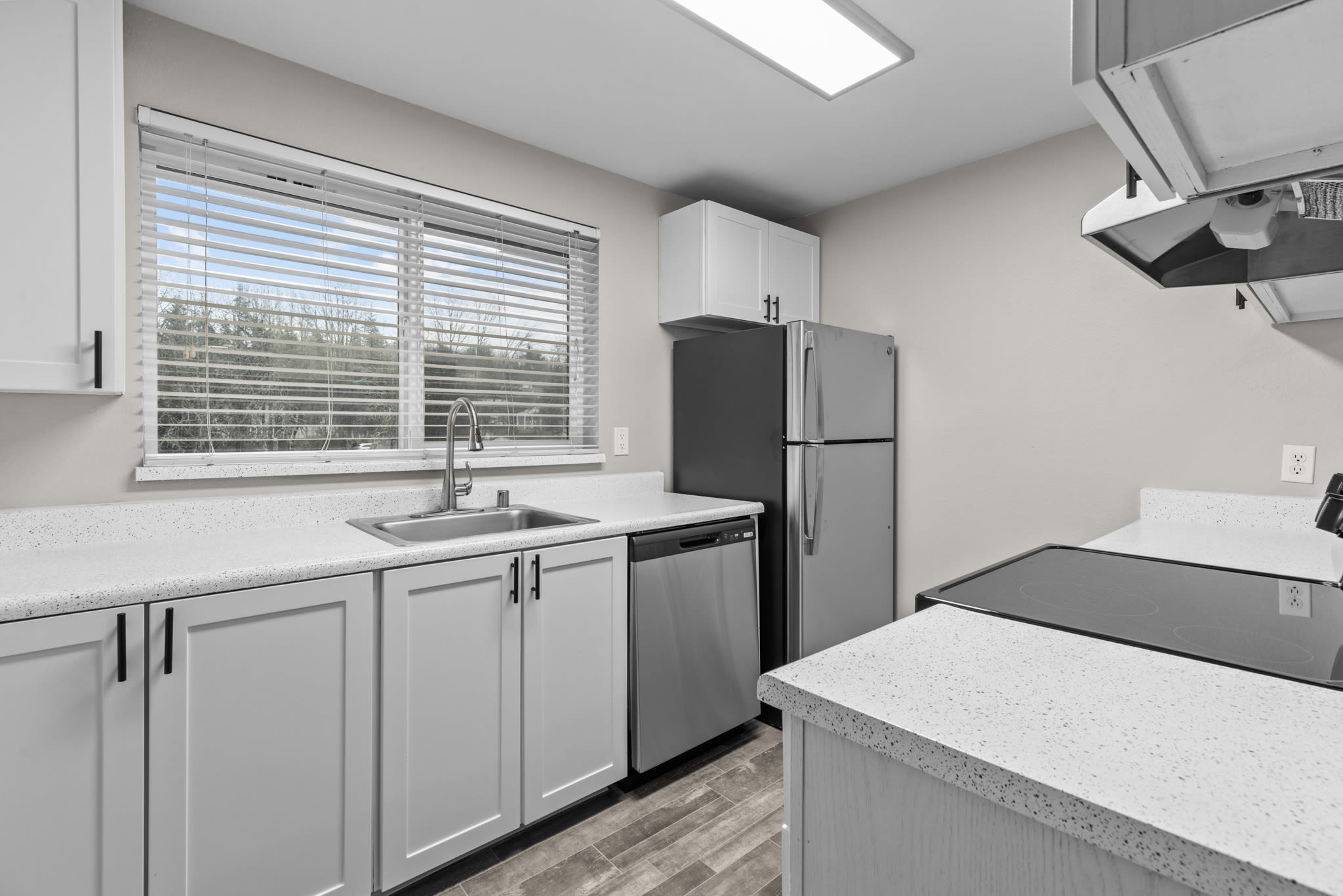Spinnaker Apartments 4 of 7