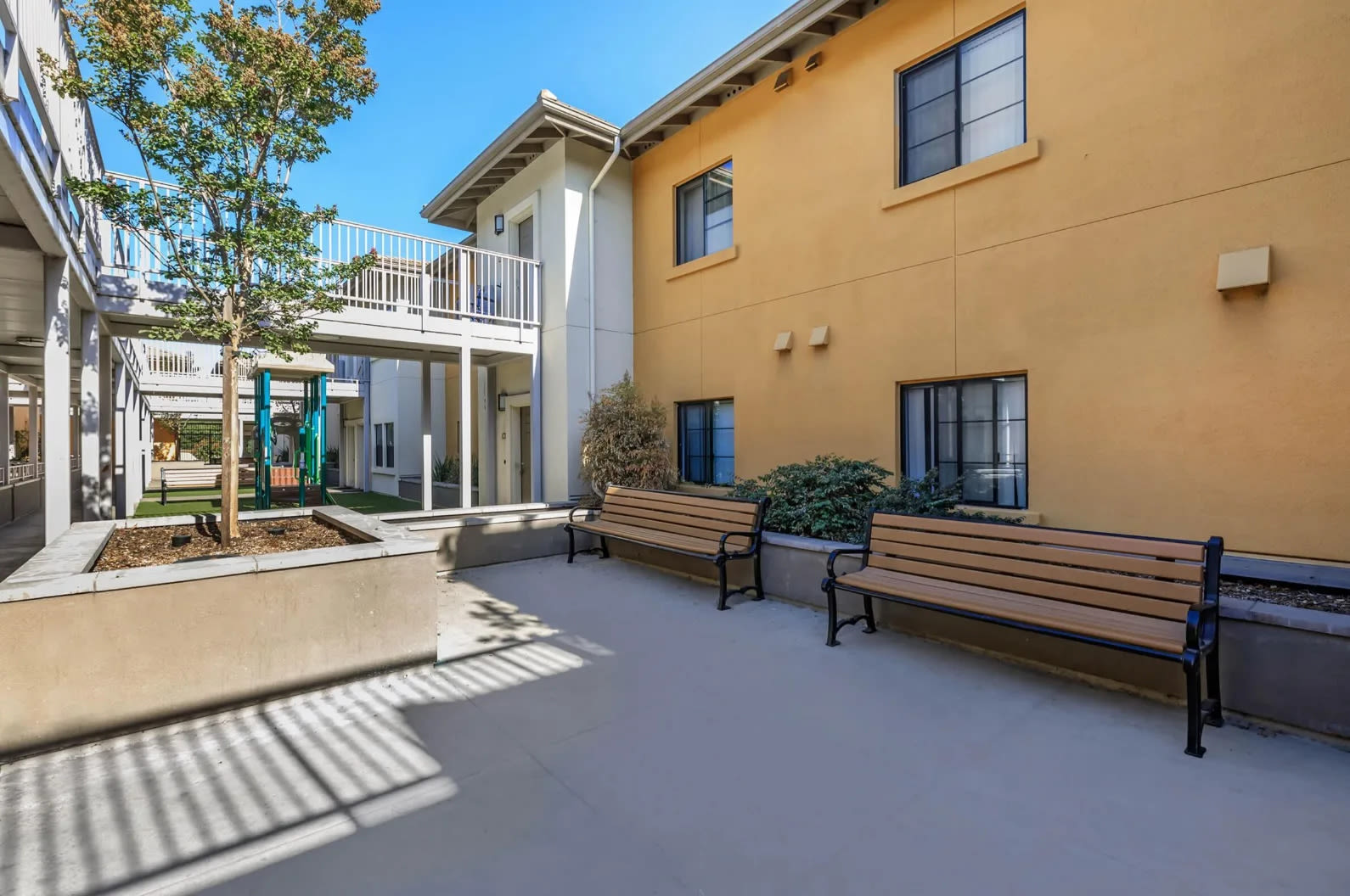 MacArthur Apartments 3 of 12