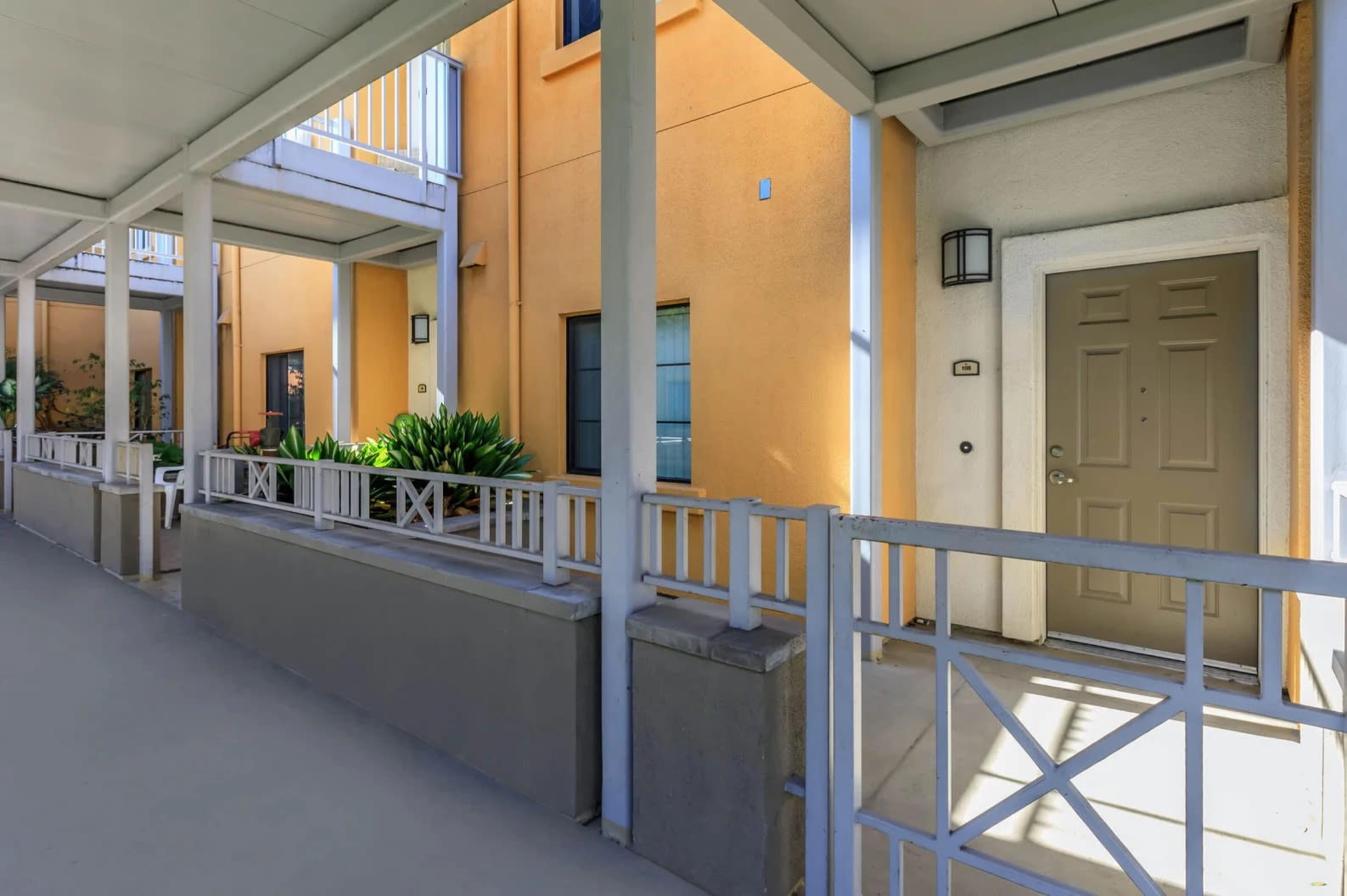 MacArthur Apartments 10 of 12