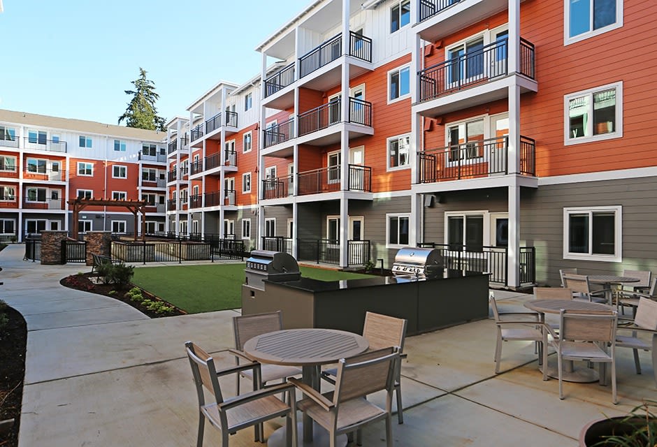 Cedar Pointe 3 of 12