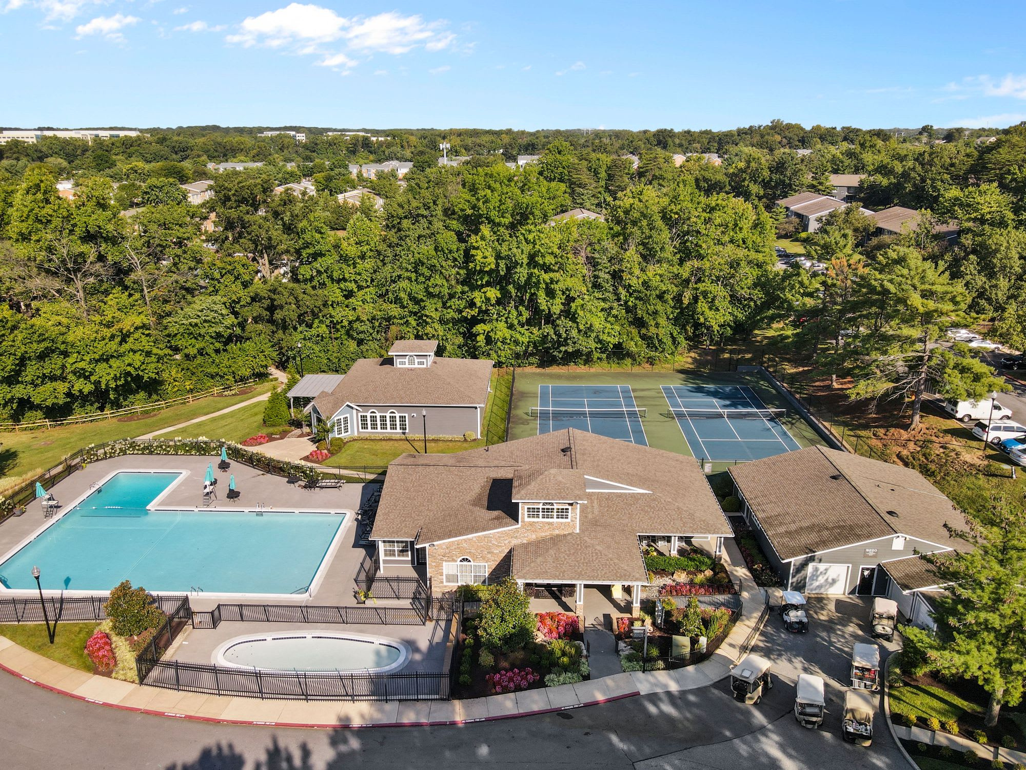 The Seasons Apartments 7 of 10