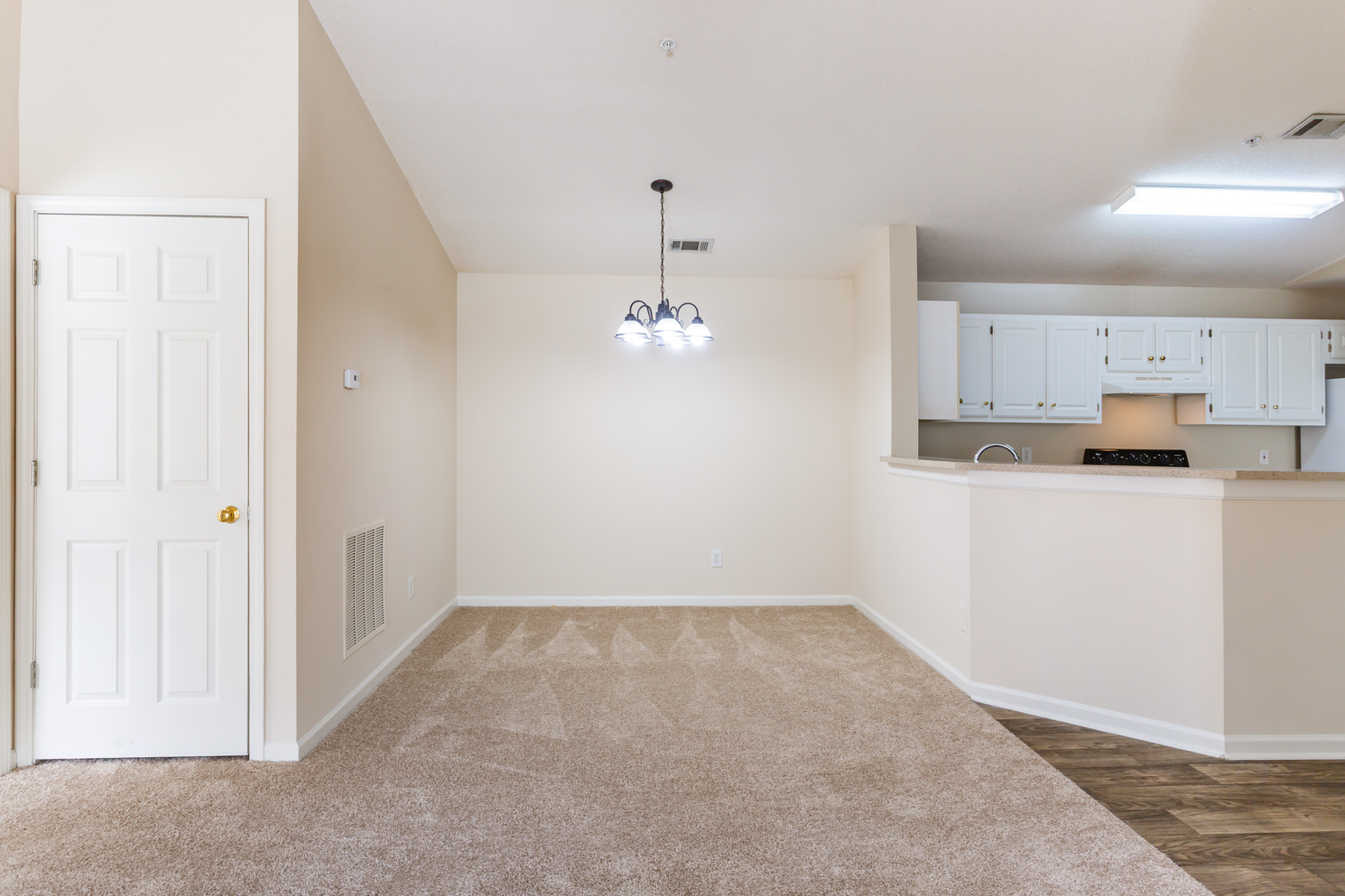 The Retreat at Grande Lake Apartments 8 of 12