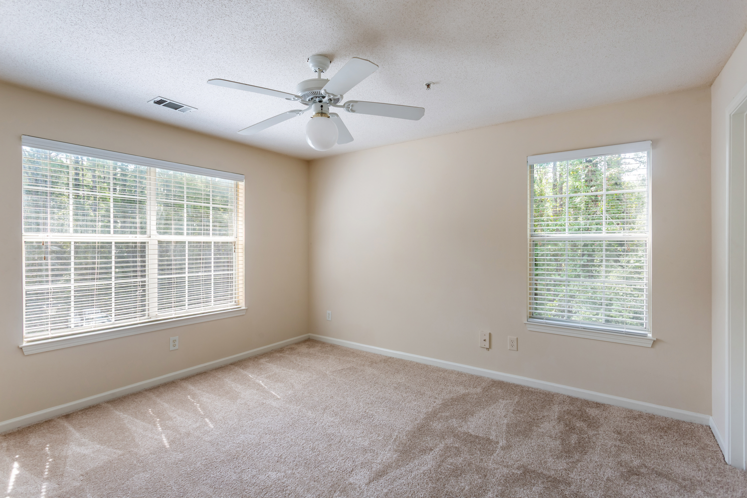The Retreat at Grande Lake Apartments 9 of 12