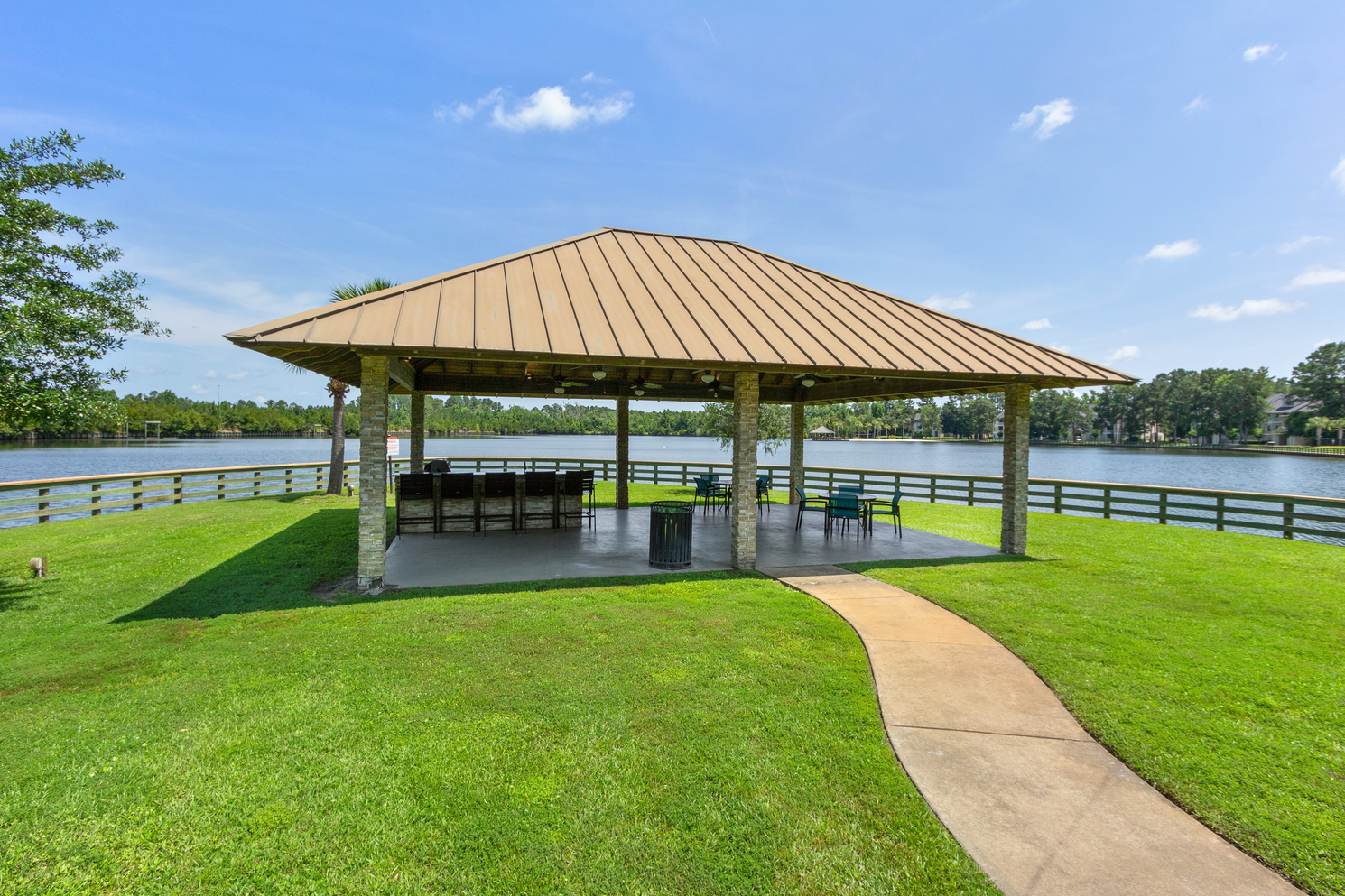 Grill area at The Retreat at Grande Lake Apartments (3 of 4)