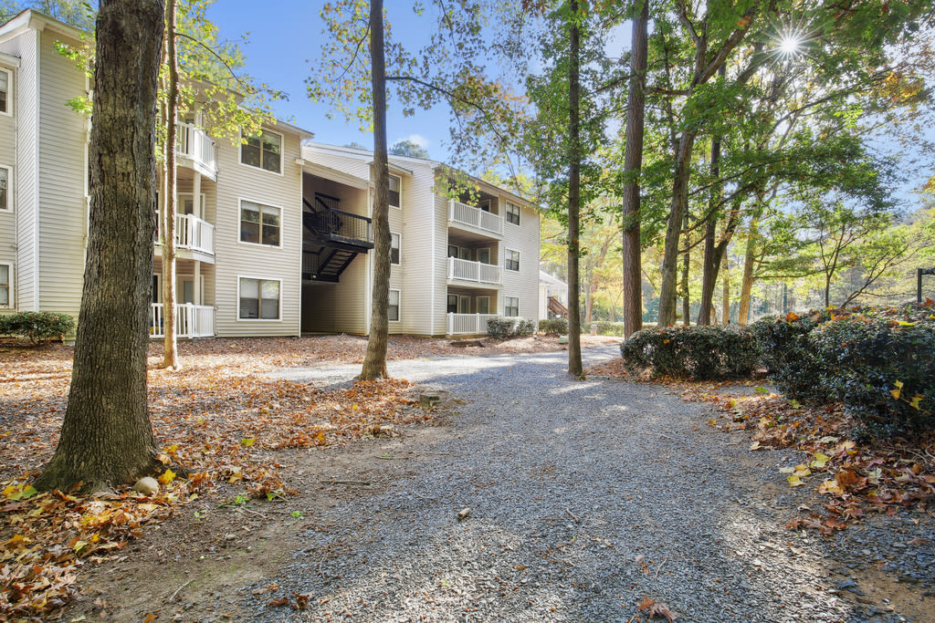 The Falls at Sope Creek Apartments 11 of 12