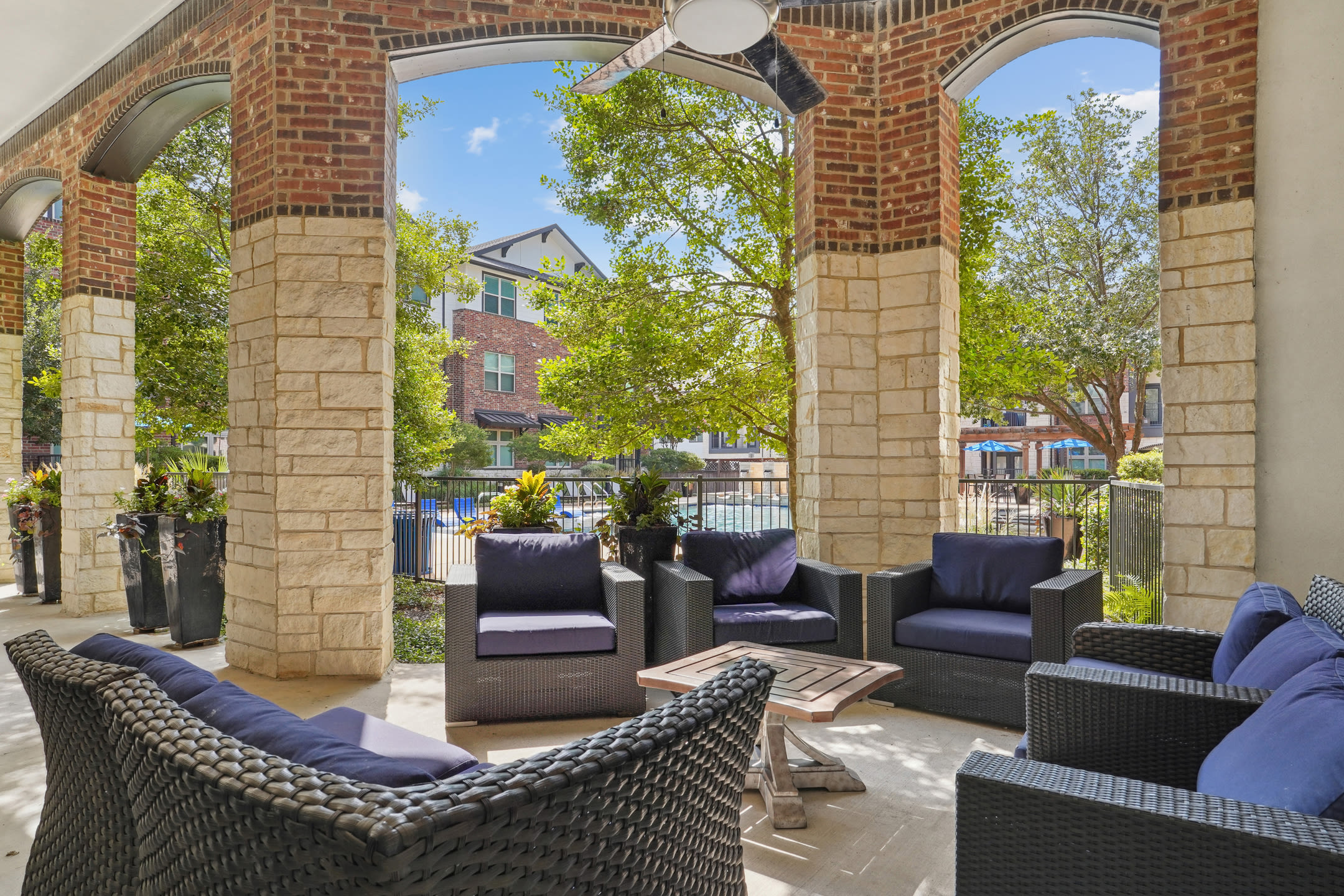 Grill area at Laurel at Lake Highlands (2 of 2)