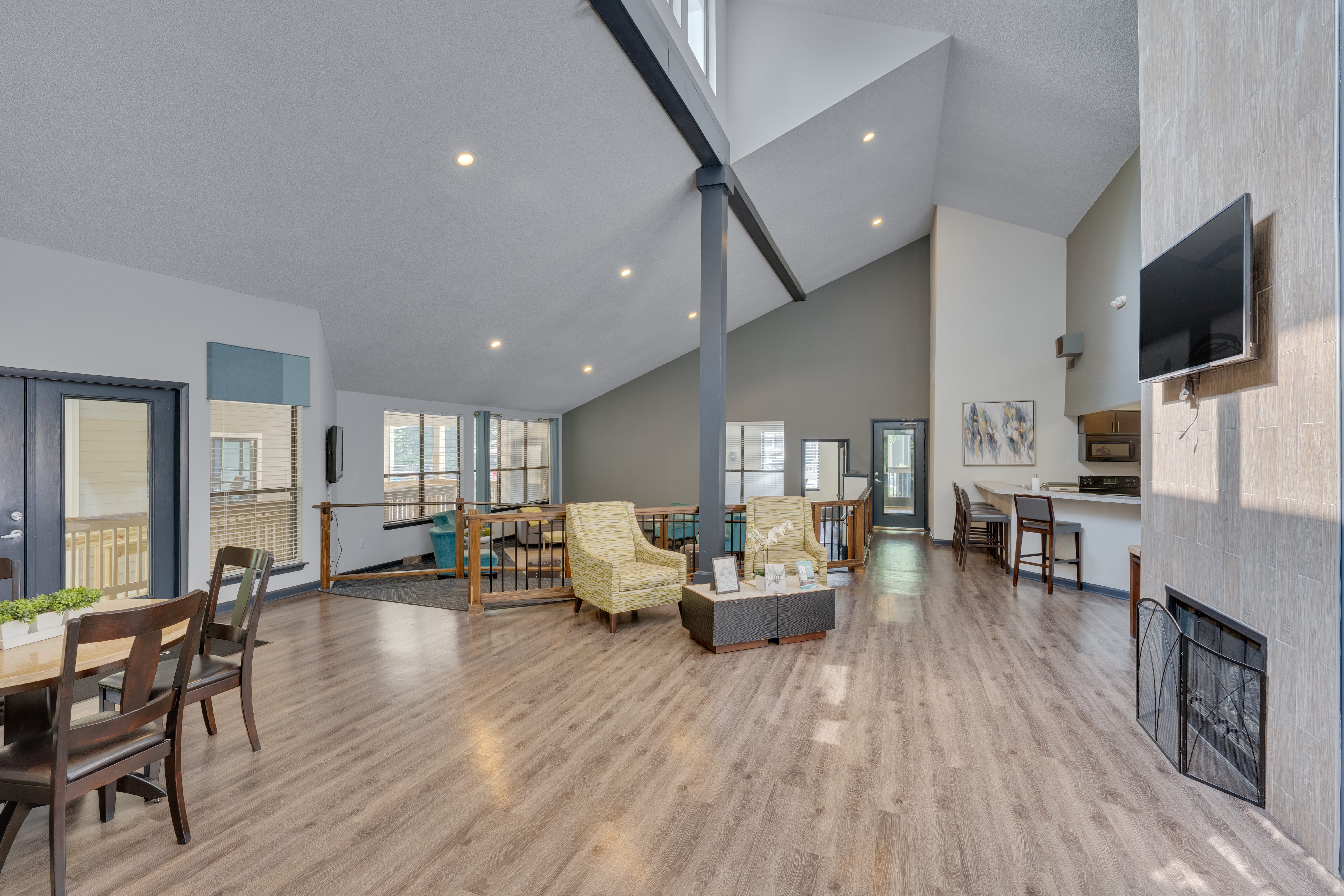 The Retreat at Lake Johnson Apartments 4 of 12