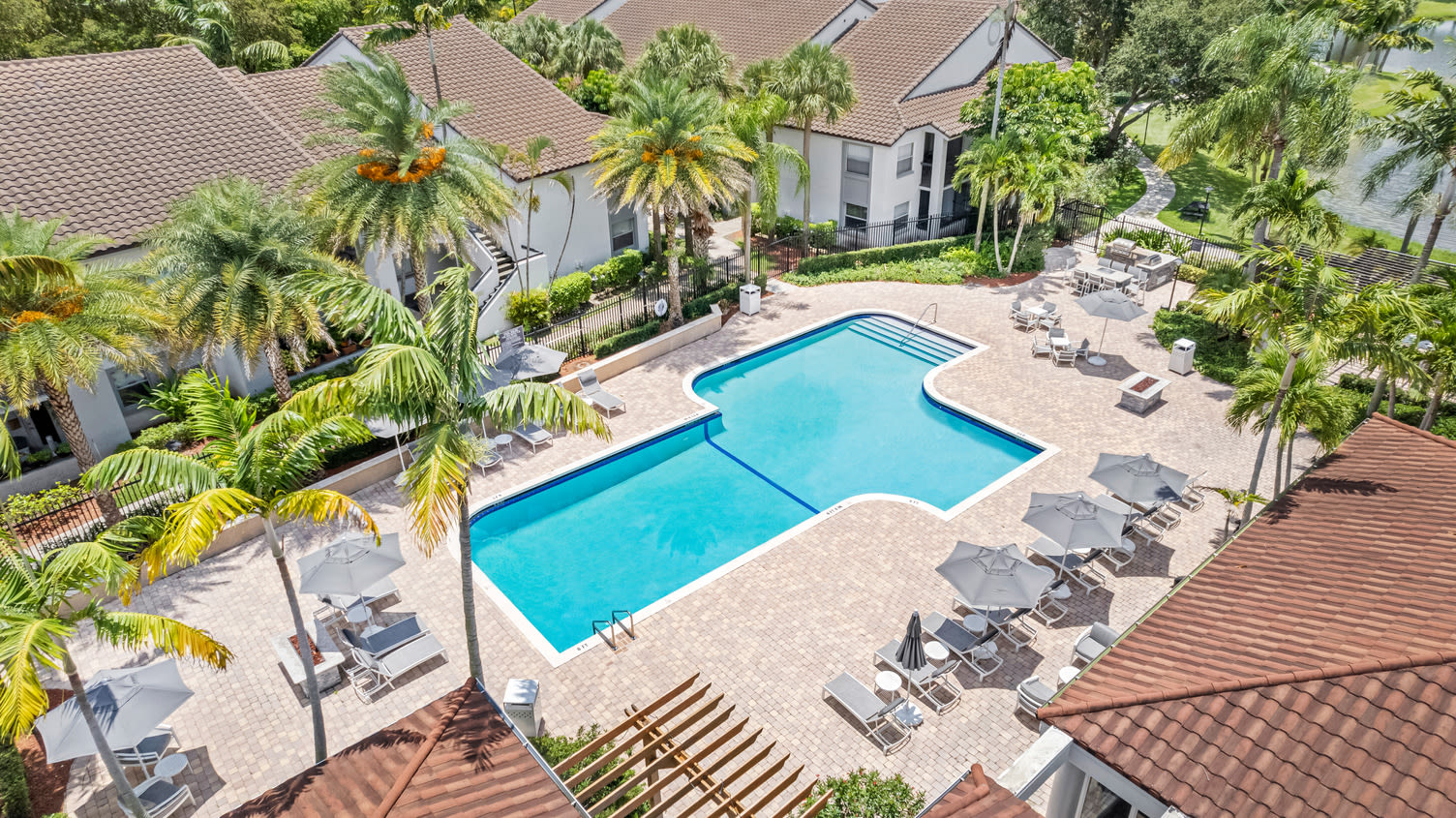 Centro at Davie Apartments 3 of 12