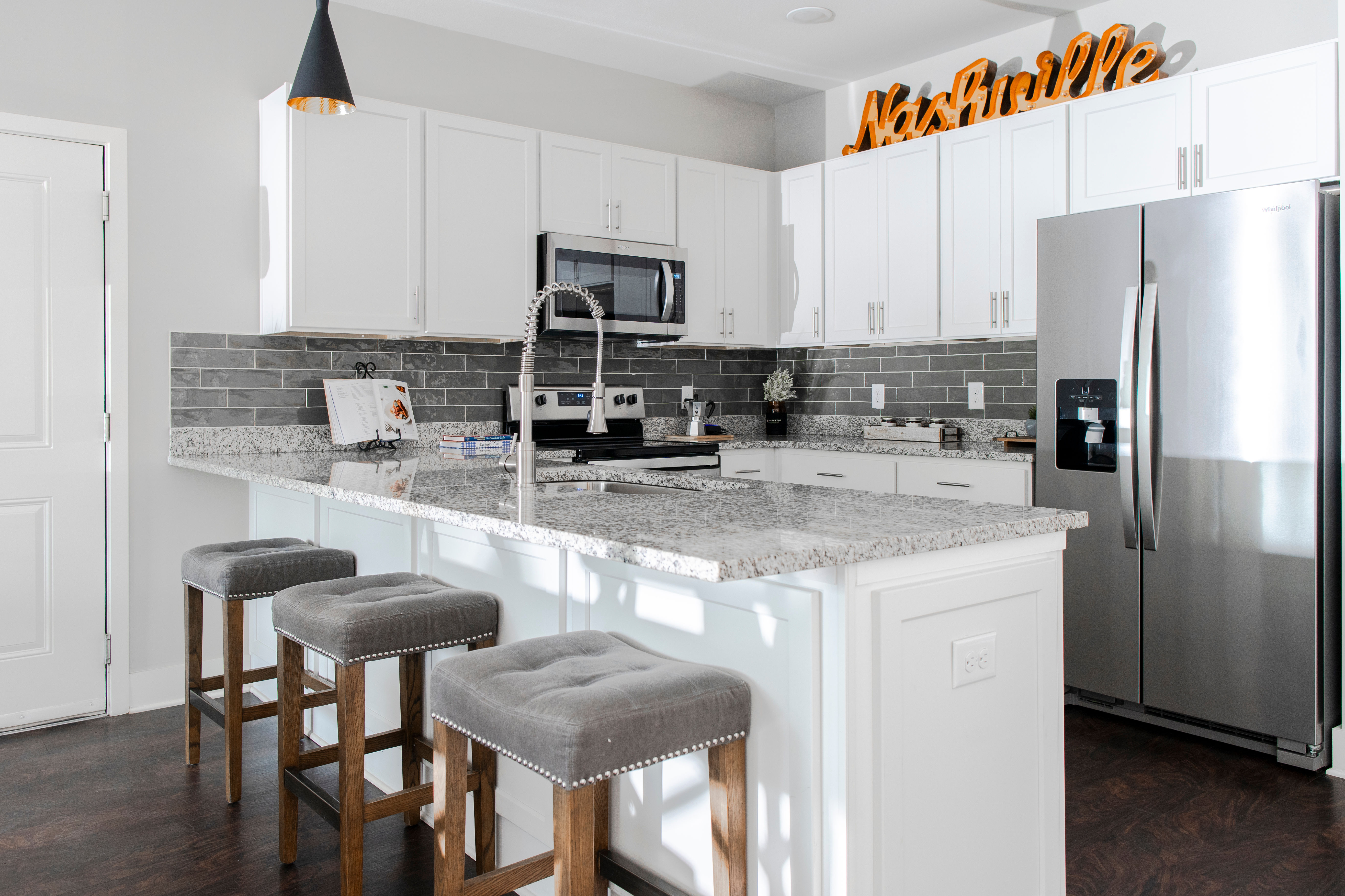 Rivertop Apartments 3 of 8