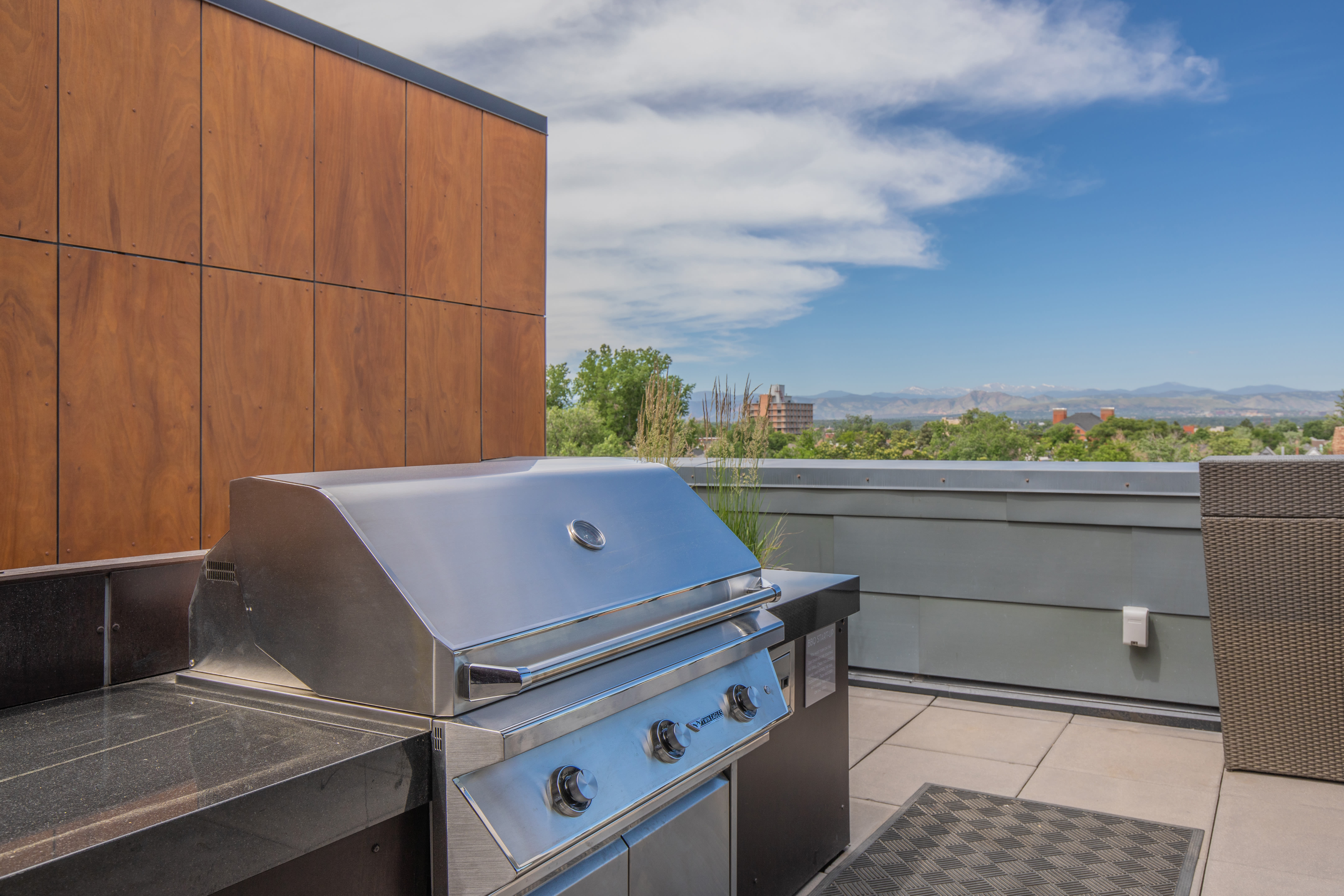 Grill area at The View at Wash Park