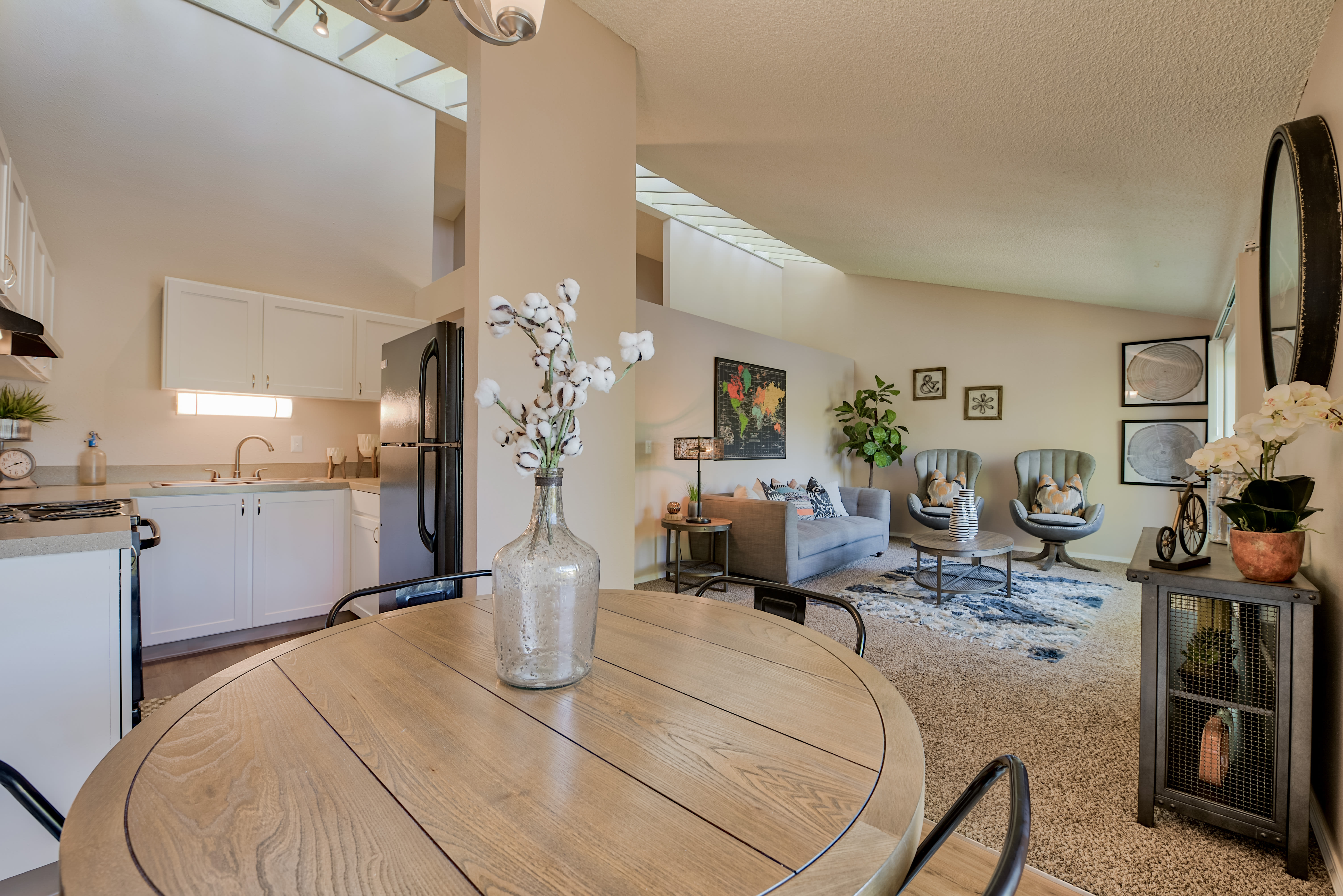 Lakeside Landing Apartments 3 of 11