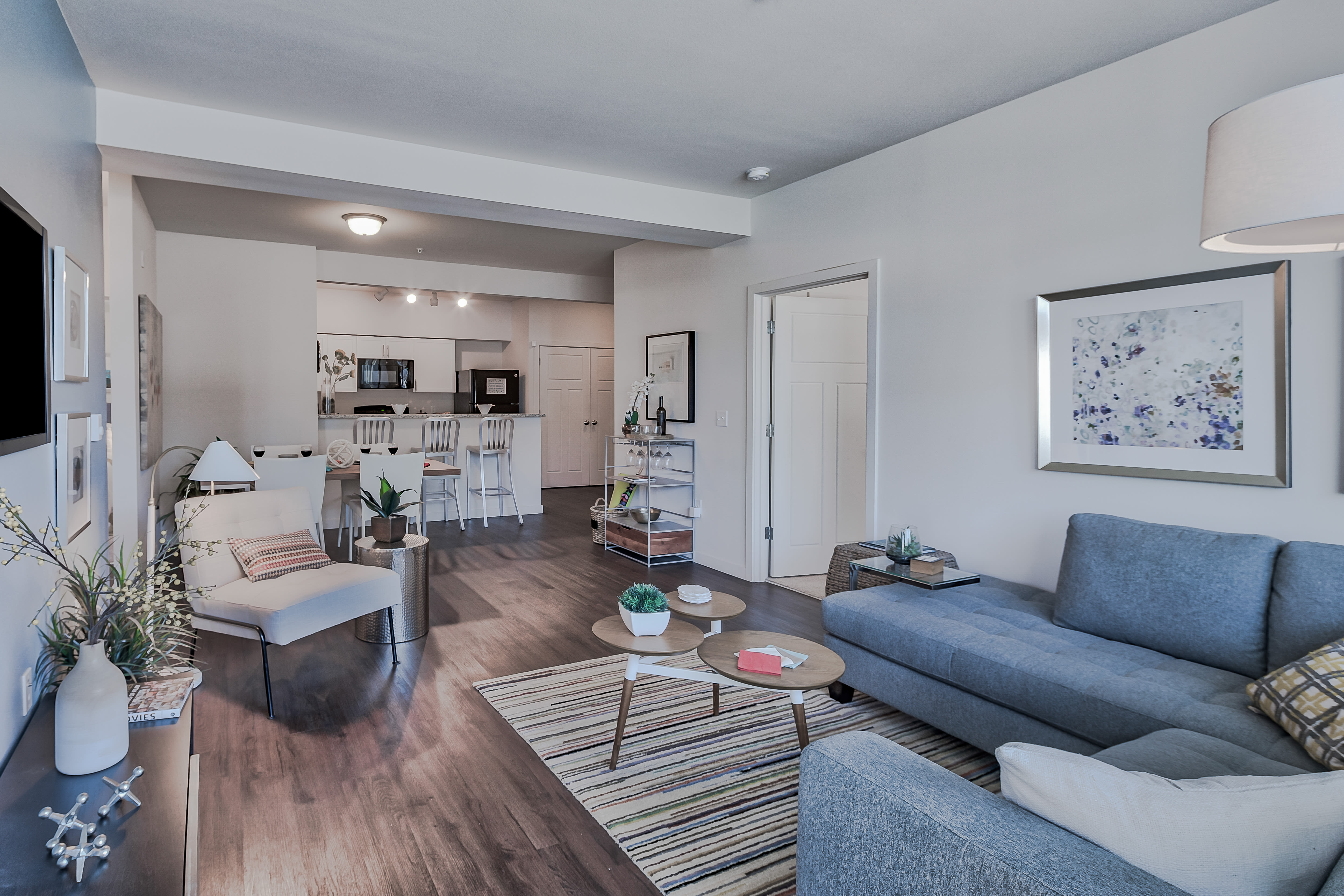 Ecco Apartments 5 of 8