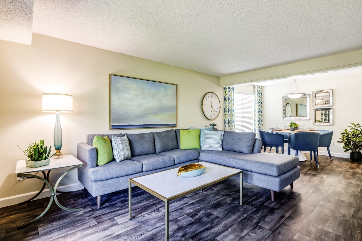 Living space with wall art Alder Bellevue in Bellevue, Washington