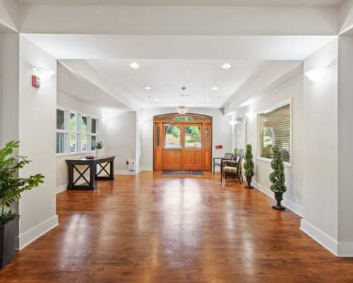 Lobby entrance at Loftin I in Belmont, North Carolina