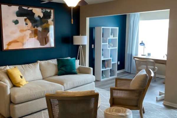 Resident clubhouse bar area at Townsend On The Park Apartments in Grand Ledge, Michigan