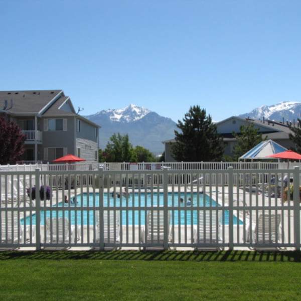 Stonebridge Apartments offers a wide variety of amenities in West Jordan, Utah