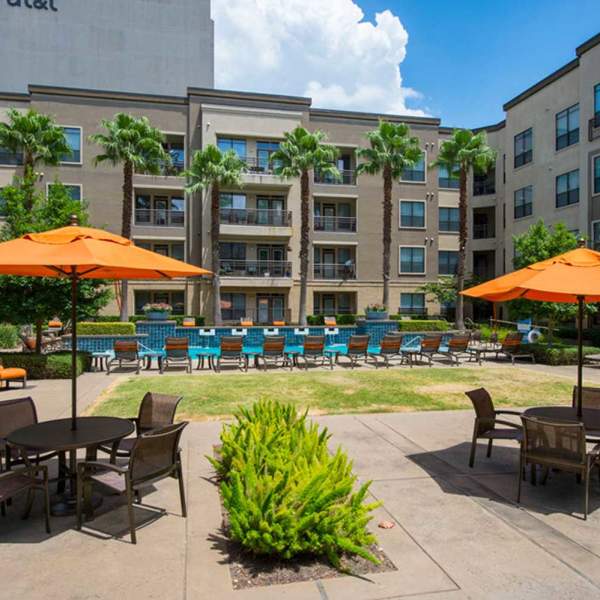 33Thirtythree offers a wide variety of amenities in Houston, Texas