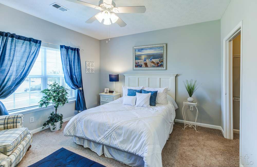 Happy couple in the living room at Blankenbaker Crossings in Louisville, Kentucky