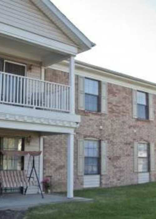 Apartment exterior at Castleton Manor Apartments in Indianapolis, Indiana