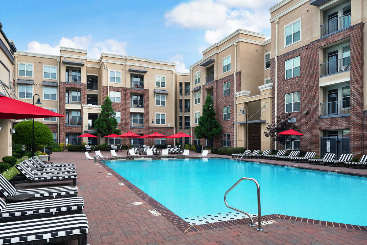 Sparkling pool and lounge chairs at Crimson in Tuscaloosa, Alabama