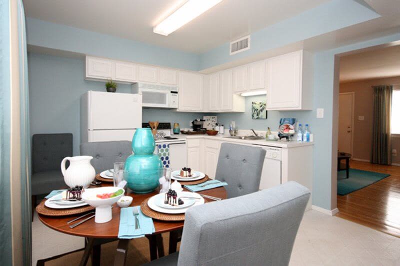 Kitchen with dining table at James River Pointe in Richmond, Virginia