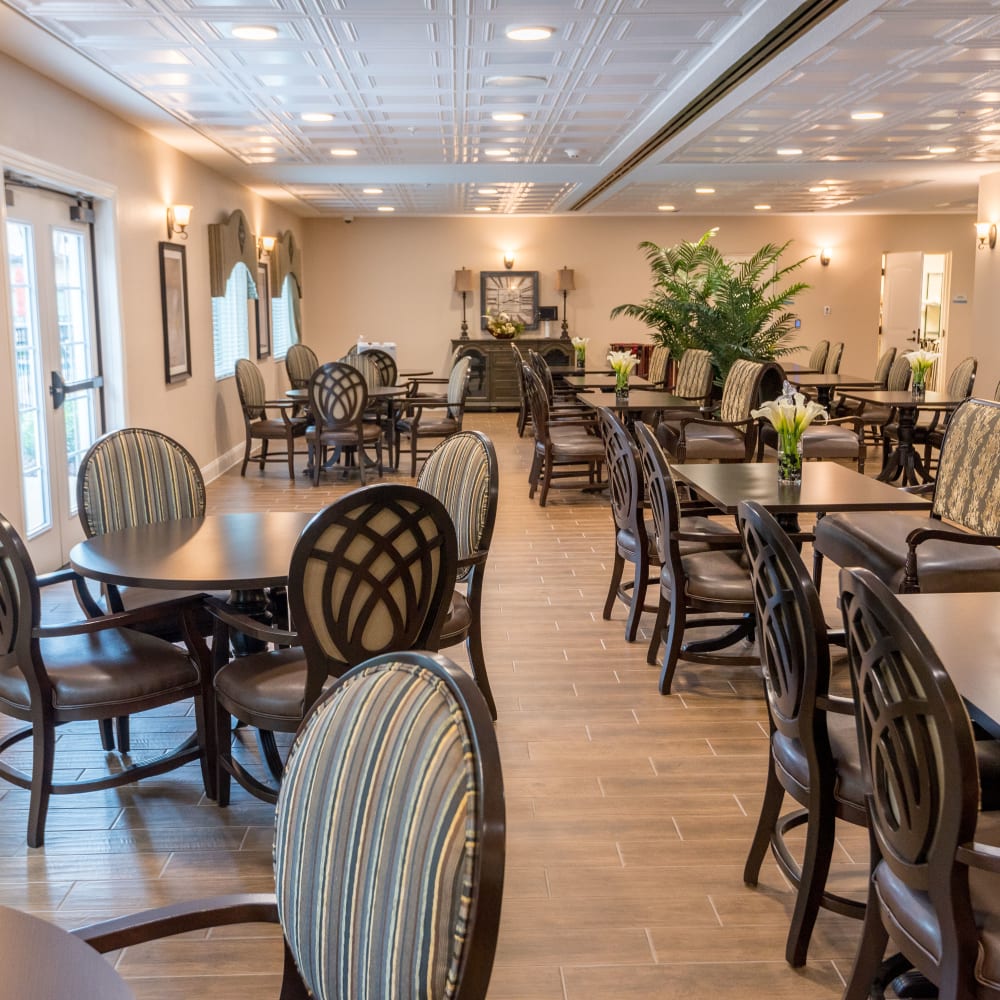 Dining room at Inspired Living Kenner in Kenner, Louisiana.