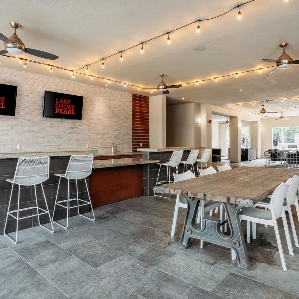 Ample seating in the bar area of the clubhouse lounge at Lakeshore Pearl in Austin, Texas