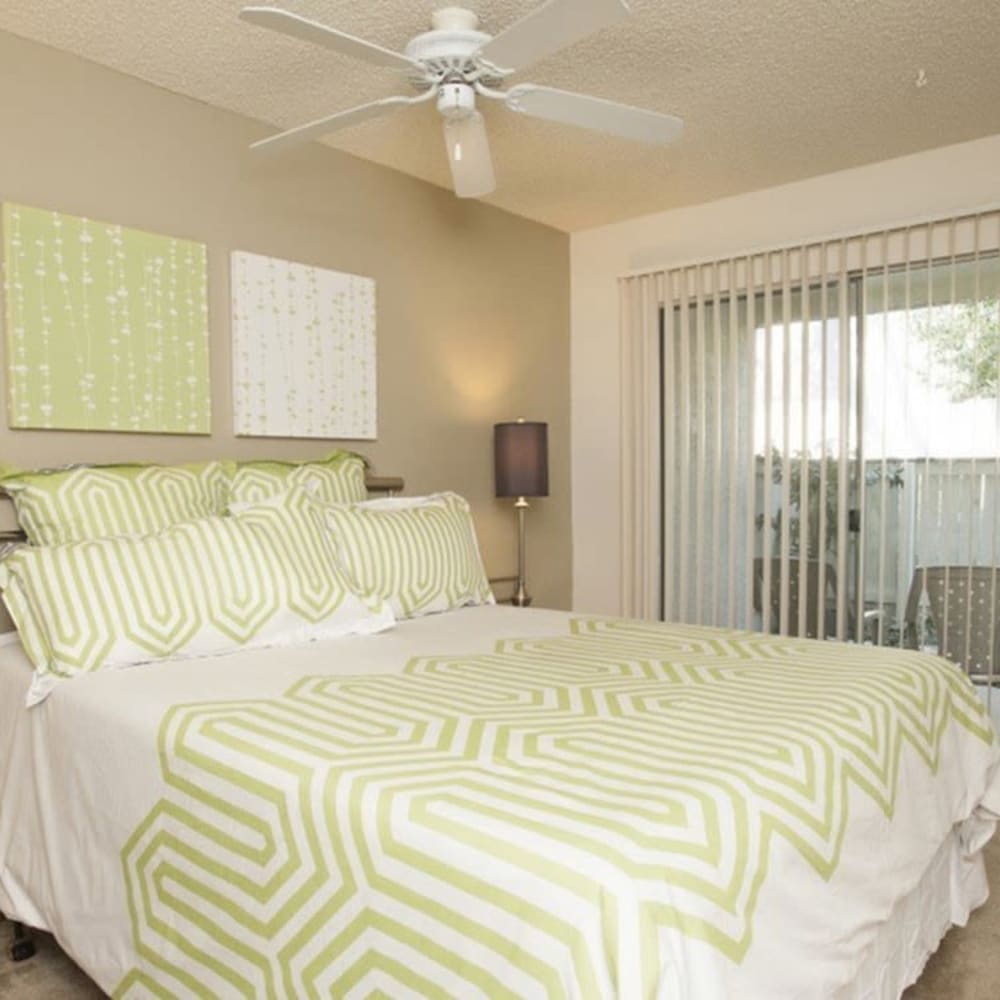 Large bedroom at River Blu in Sacramento, California