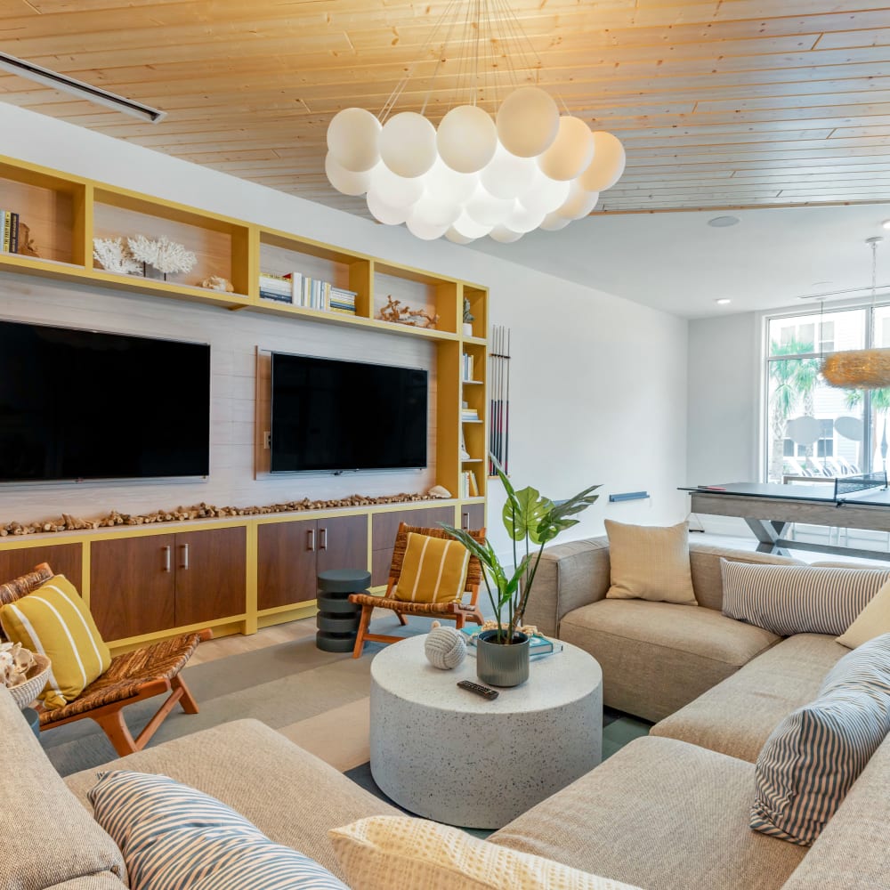 Community living room at UNCOMMON Wilmington in Wilmington, North Carolina