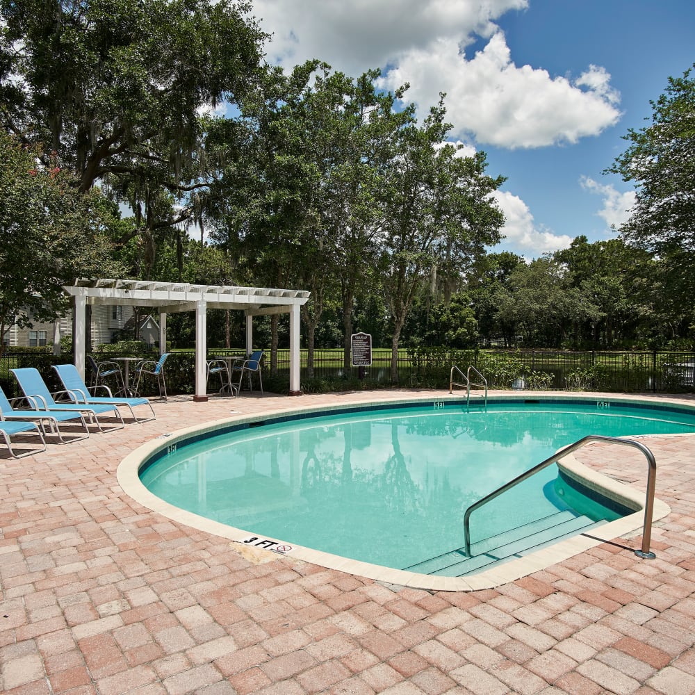 The swimming pool at Avenue @Creekbridge in Brandon, Florida