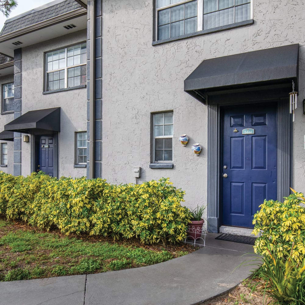 Contemporary exterior at Southern Cove Apartments in Temple Terrace, Florida