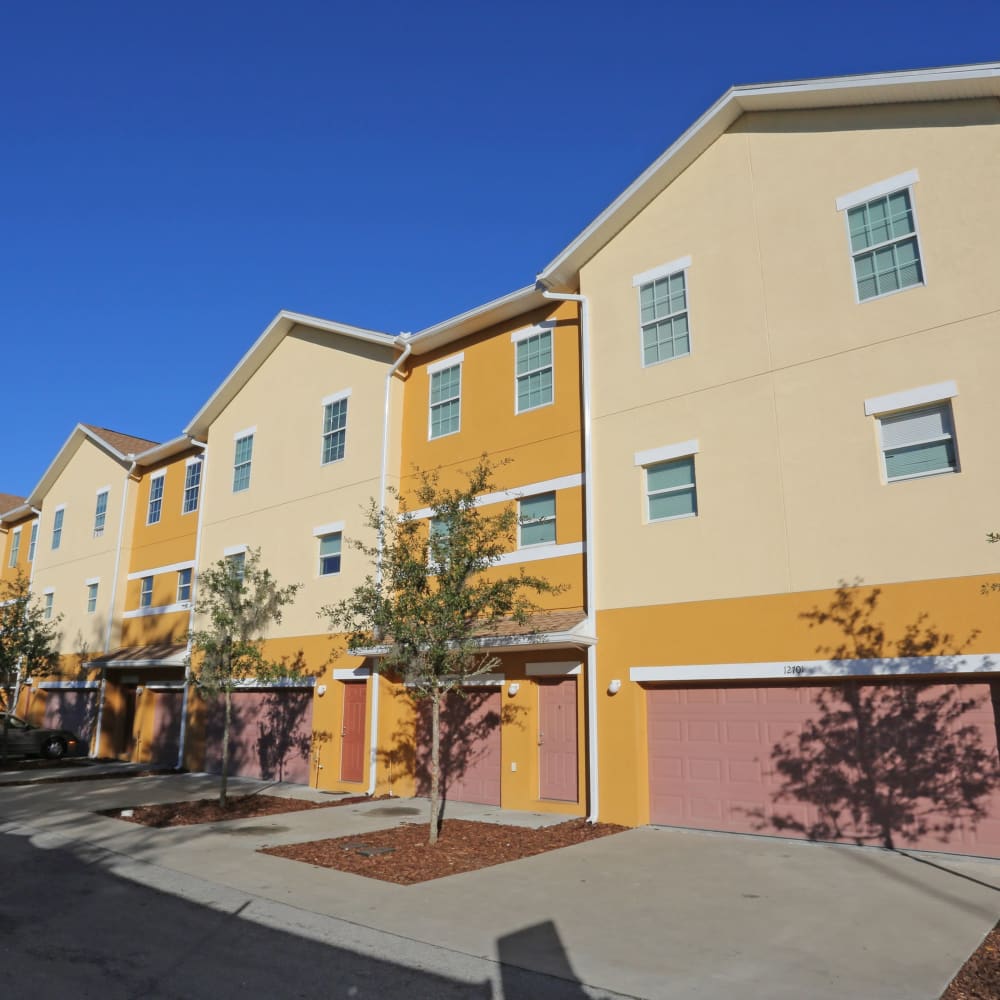 A contemporary exterior at Town Park Villas in Tampa, Florida