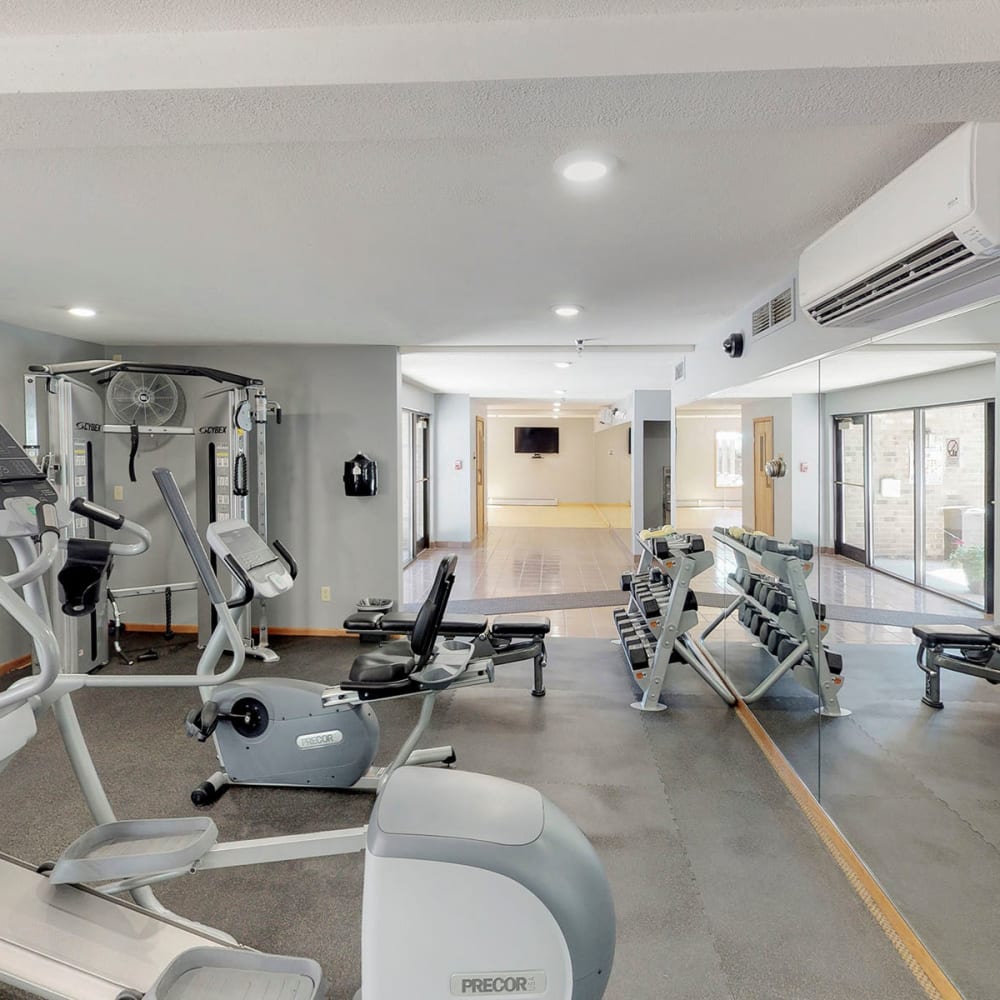 Well-equipped onsite fitness center at Oaks Vernon in Edina, Minnesota