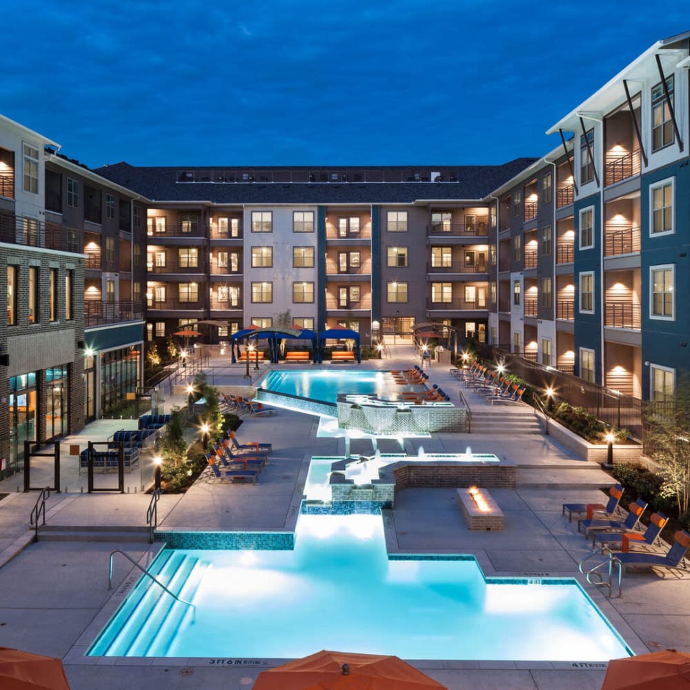 Luxurious pool area at Alma Hub 121 in McKinney, Texas