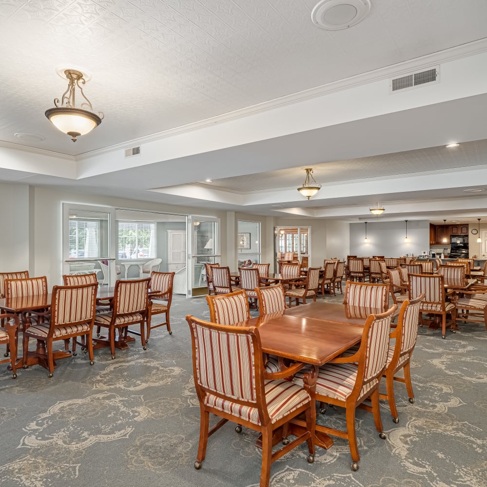 Resident great room at Applewood Pointe of Bloomington in Bloomington, Minnesota. 