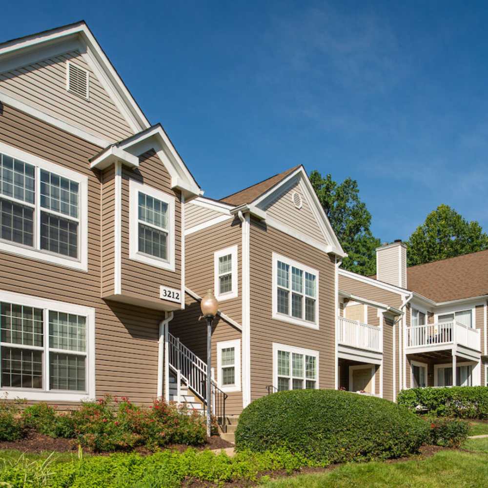 Exterior side view of the building at The Elms at Oakton in Fairfax, Virginia