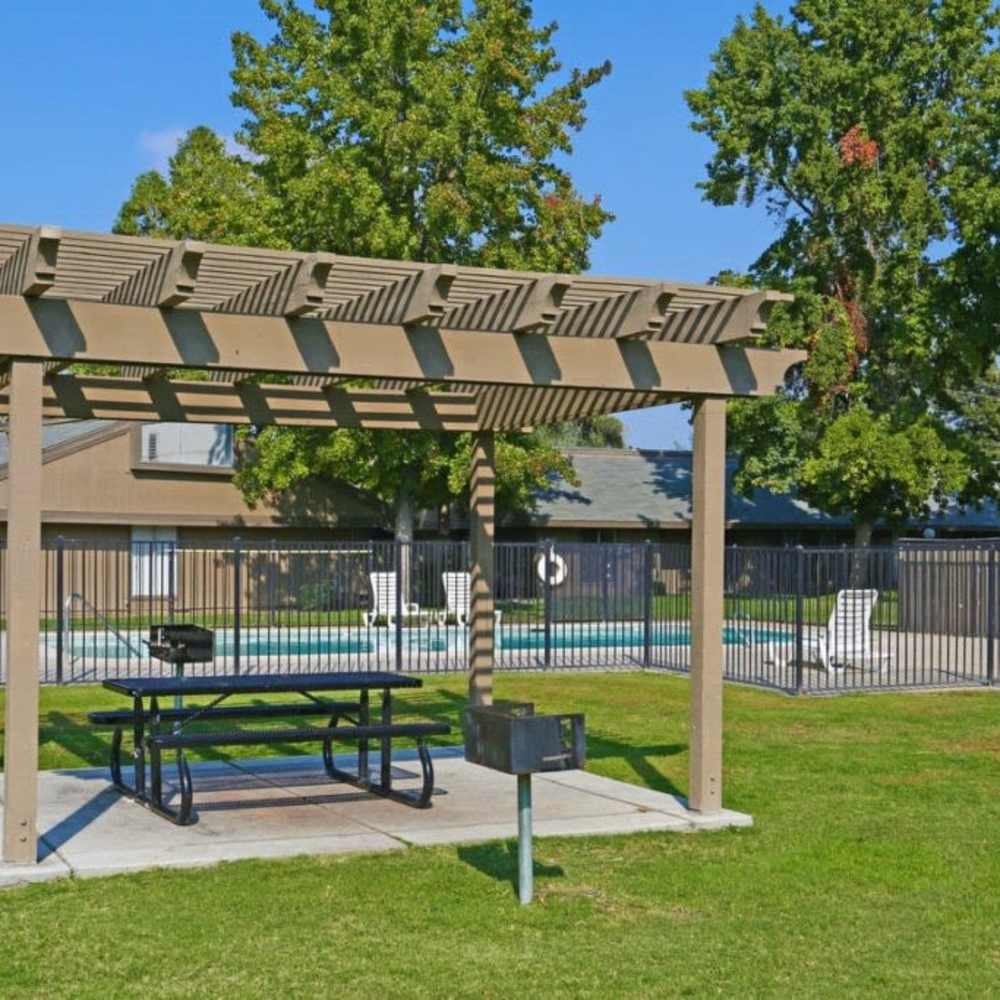 Outdoor BBQ area at Torrey Ridge in Fresno, CA