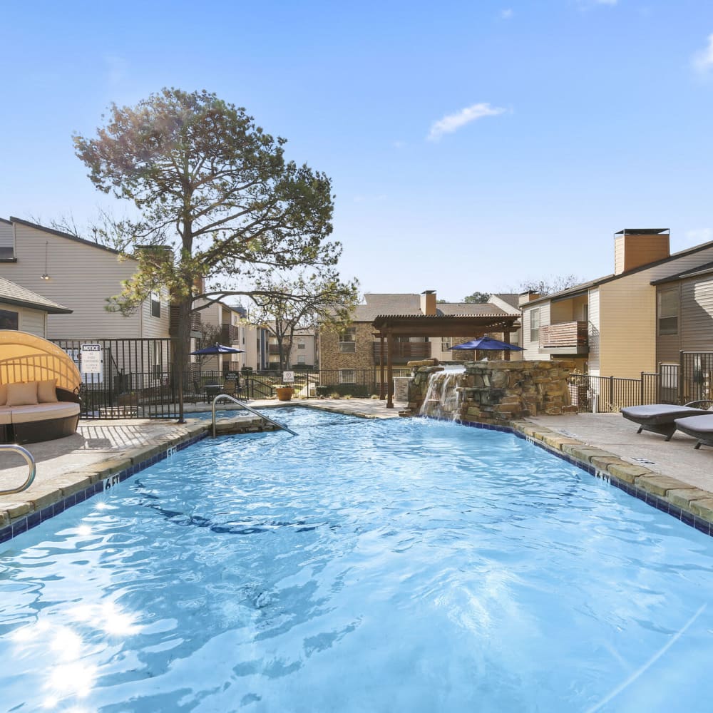 Large resort style swimming pool at TwentyOne15 in Arlington, Texas