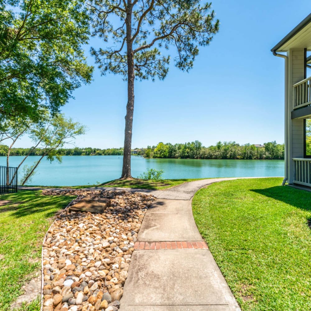 Photos of Waterside Apartments in Houston Texas