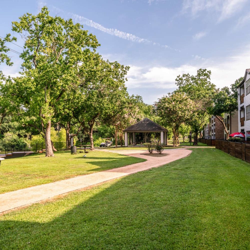 Sun-kissed days and lots of green grass at The Madison on the Lake in Houston, Texas