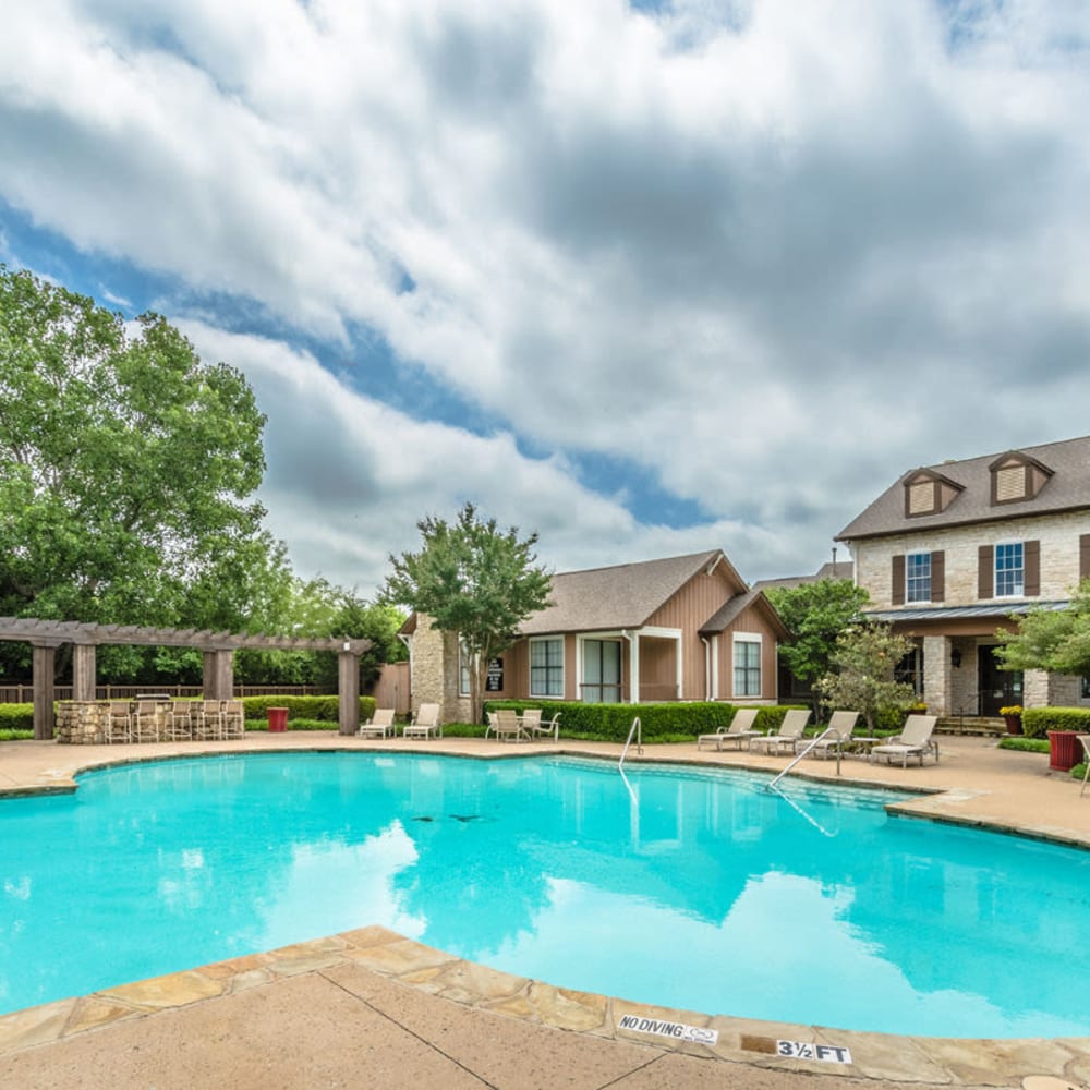 Large relaxing swimming pool at Mission Ranch in Mesquite, Texas