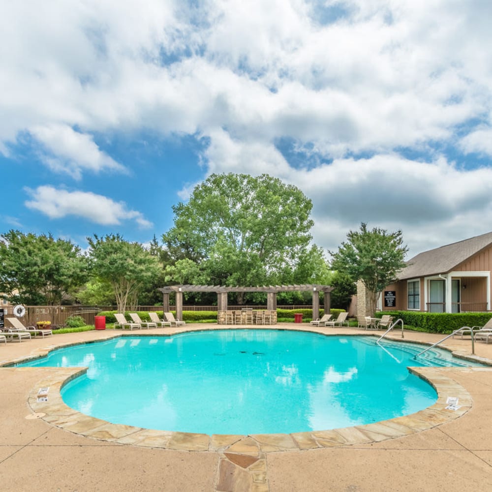Resort style swimming pool at Mission Ranch in Mesquite, Texas